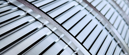 Wire winding slot macro comparison with precision gauge showing ±0.01mm tolerance